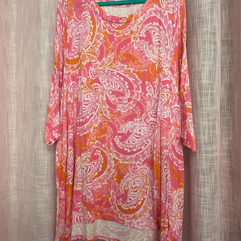 Belle by Kim Gravel Pink Paisley V-Neck Top